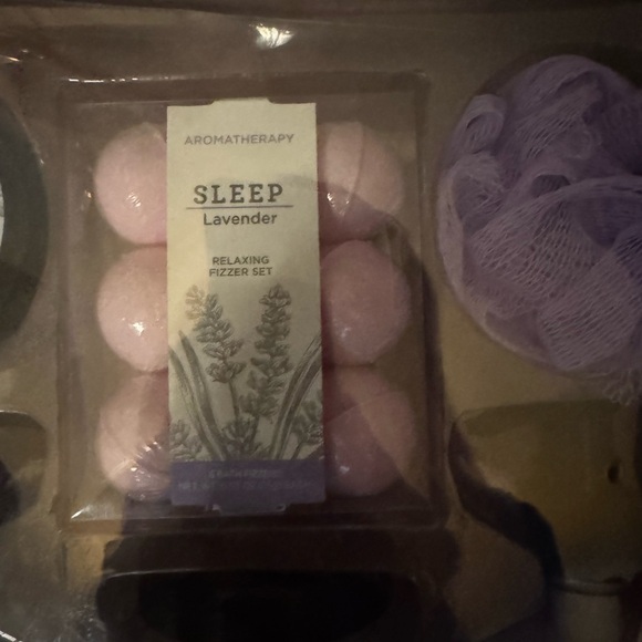 Aromatherapy NWB Sleep Bath Gift Set Lavendar - Picture 3 of 7